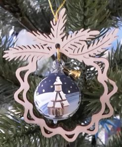 Baumbehang Glaskugel Seiffner Kirche, im Zweig